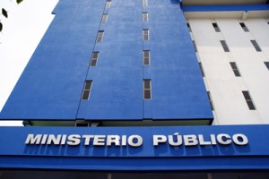 Imputan a 25 personas por venta clandestina 1 1498 22C