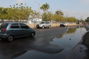 Bote de aguas servidas afecta a residentes de Arismendi 1 1521 4d