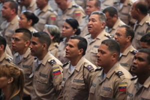 Casi 700 oficiales recibirán el título en Servicio Policial 1 1555 23c