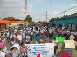 Mujeres de Catatumbo le protestaron a Wílmer Ariza 1 1561 CORRES MARCHA DE MUJERES MUNICIPIO CATATUMBO EDWIN URDANETA