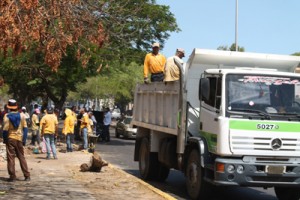 Imau retiró 230 toneladas de basura en Cacique Mara 1 1566 4C