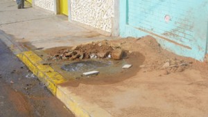 Abundante bote de agua en la calle 70 1 1593 2 e bote de agua