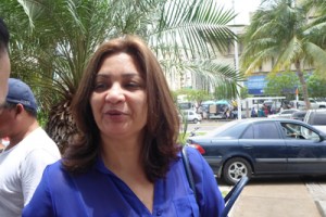 Usuarios rechazan acaparamiento de medicinas 5 1607 3