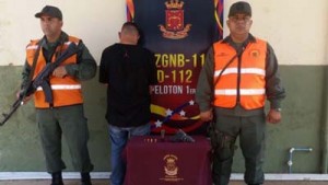Detienen a ocho sujetos por porte ilícito de arma de fuego 1 1645 22C