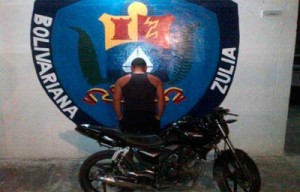 Policía arresta por robo a motorizado en Colón 1 Breve 3