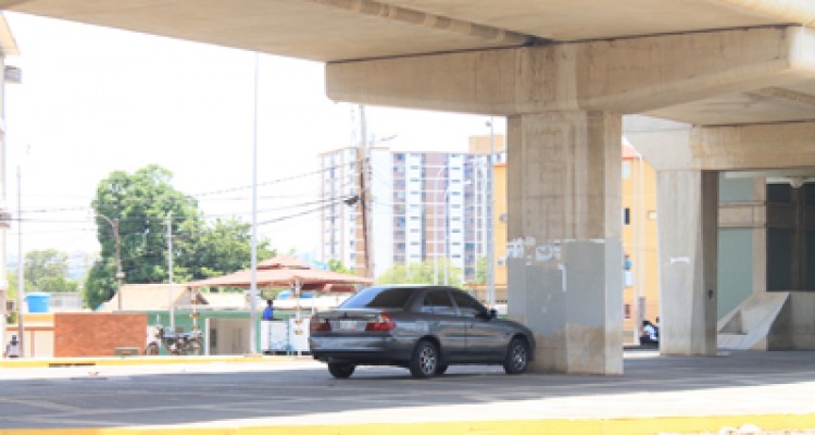 Abusadores afectan libre paso de los transeúntes 1 5CCCCC