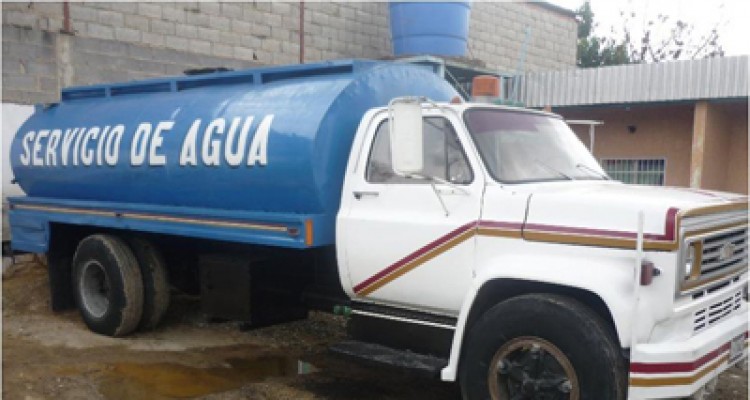 Camiones cisternas abusan con los precios del agua 1 3CCCCCC