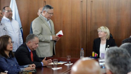 POLITICA 01 02