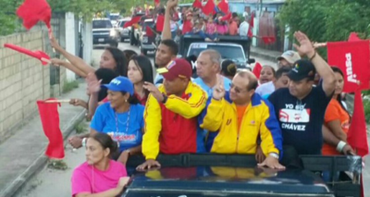 Candidatos a diputados recorren el municipio Sucre en caravana 1 1798 5 C