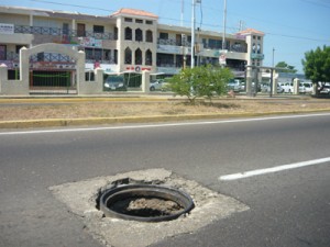 Peligrosa boca de visita en Fuerzas Armadas 2 1799 2BBBBB