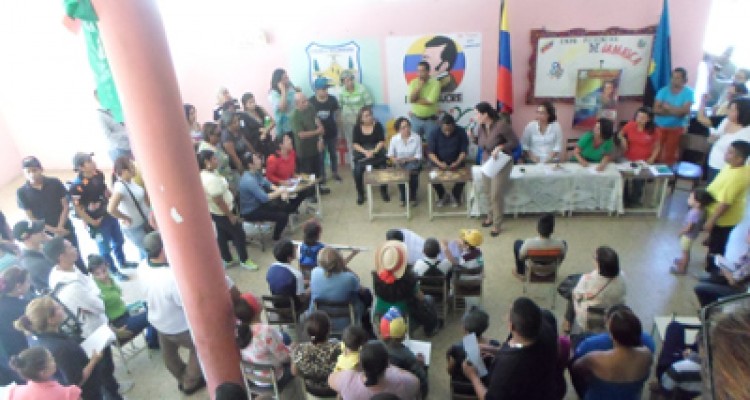 Ánimos alterados por presunto cierre de EBN Pichincha 1 1800 20AAA