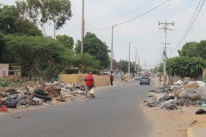 En el barrio Cecilia Coello se están ahogando con la basura 2 1801 3EEEEE