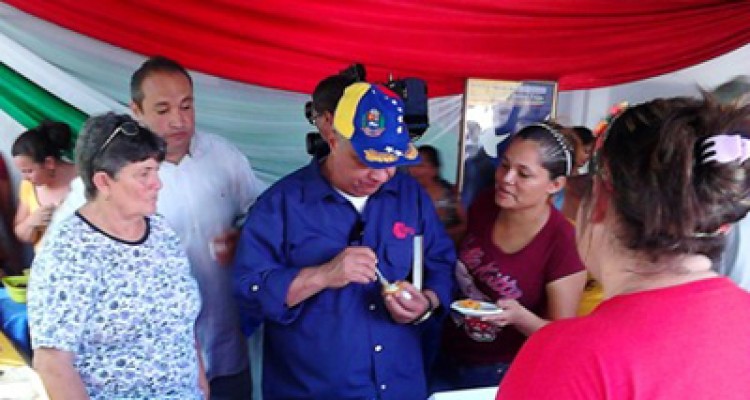 Corpozulia y Cesid Plátano entregaron aportes en el Sur del Lago 1 1808 4C