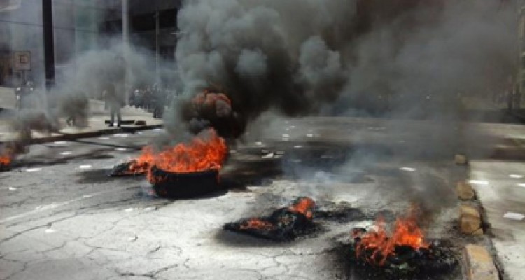 Disturbios tras aprobación de enmiendas en Ecuador 1 1809 18B1 JU