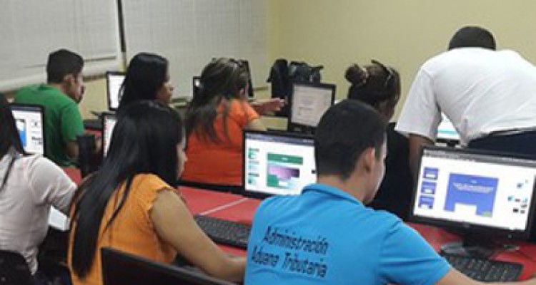 Inaugurado laboratorio de informática 1 1811 3DDDDD