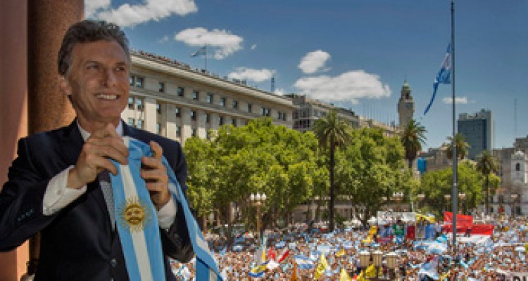 Macri asumió el poder bailando cumbia 1 1815 19A 01