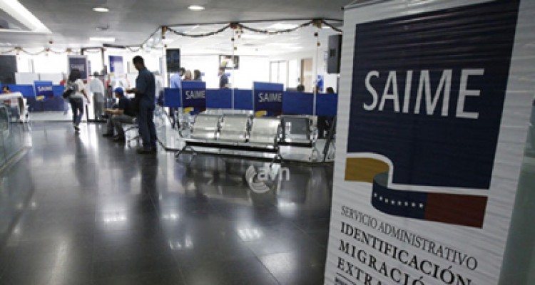 Funcionario del Saime exigía dinero a pareja colombiana para tramitarles la cédula 1 1821 21D