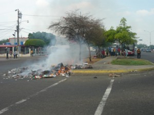 Vecinos de San Miguel optan por quemar la basura 2 1822 3EEEE