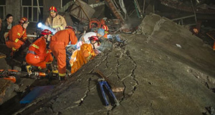 Derrumbe dejó 59 desaparecidos 1 1825 10C