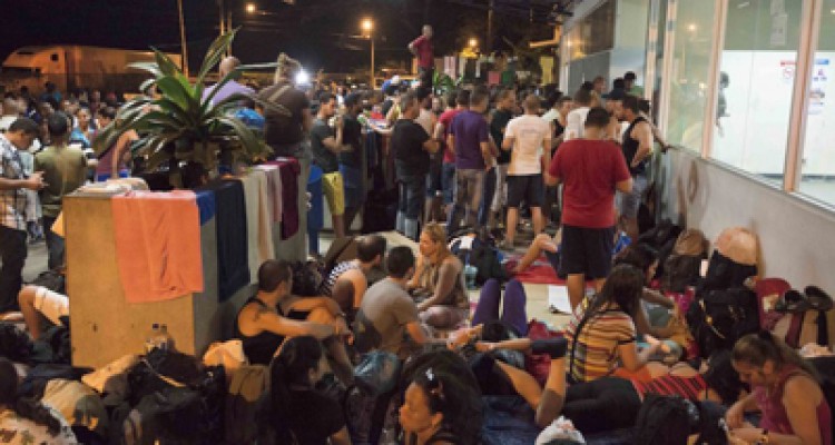 El Salvador atiende llamado del Papa para ayudar a migrantes cubanos 1 1832 18A