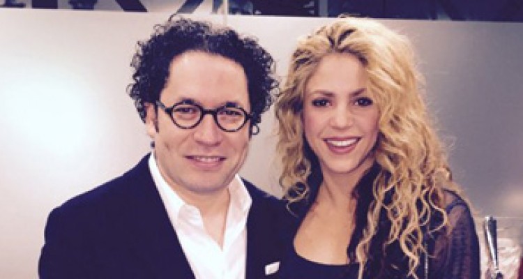 Shakira posó sonriente con Gustavo Dudamel 1 1838 NUEVO1 01