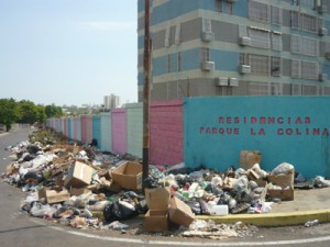 Calles de Maracaibo convertidas en vertederos de basura 4 1894 3