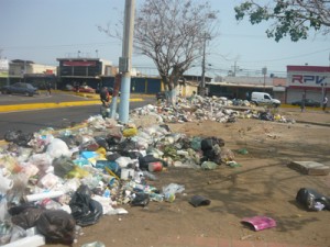 Calles de Maracaibo convertidas en vertederos de basura 6 1894 5
