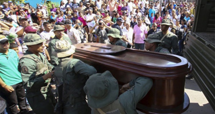 Entregan cuerpos de mineros asesinados 1 1904 1
