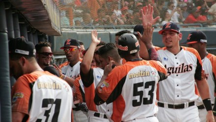 10 B El equipo naranja ganó par de juegos seguidos ante los felinos