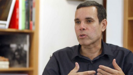 Vicente León