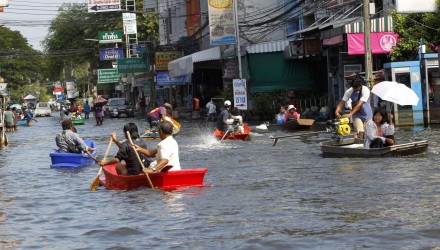 ascienden a 684 los muertos por las inundaciones en tailandia