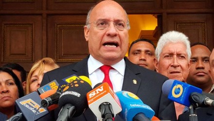 francisco javier velasquez Diputado Williams D 225 vila denuncia que le anularon el pasaporte