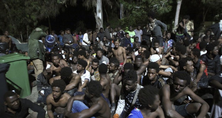inmigrantes entran Ceuta masivo vallado TINIMA20170220 0026 5