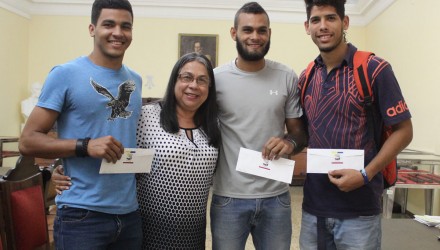EHEntregadeAyudas 5