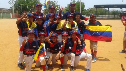 11 A Cortesia Pequeñas Ligas