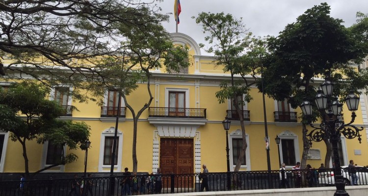 1200px Casa Amarilla de Caracas 2015