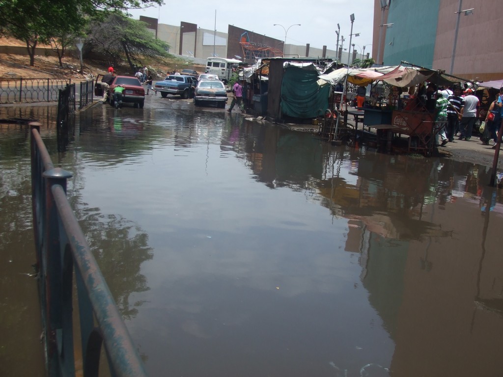 Lluvias en Maracaibo convierten a la ciudad en una laguna 3 3D