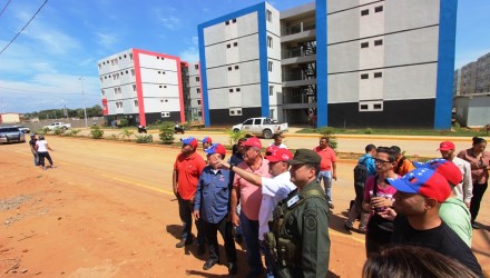 26 07 2017 EM Visita a las viviendas en construcción en San Fco 24