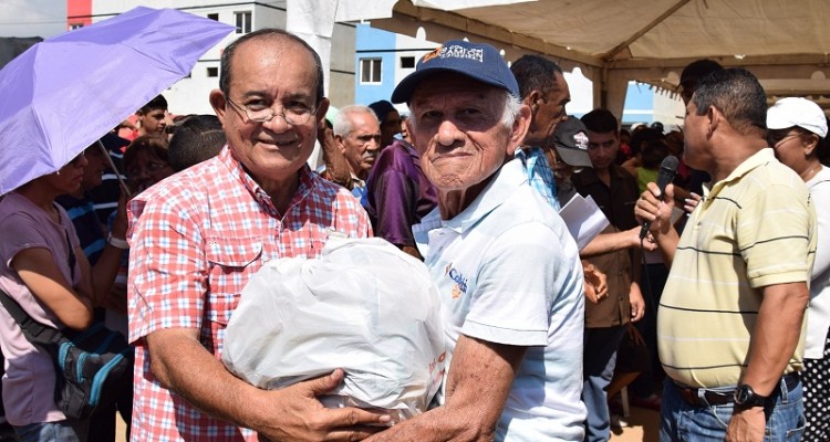 Gobierno sanfranciscano entregó 460 bolsas de comida a extrabajadores portuario 1 DSC 0886