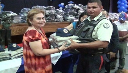 entrega de uniformes1