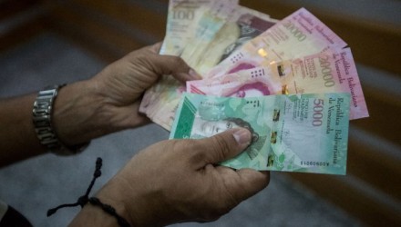 DINERO BOLIVARES BILLETES INFLACION 2