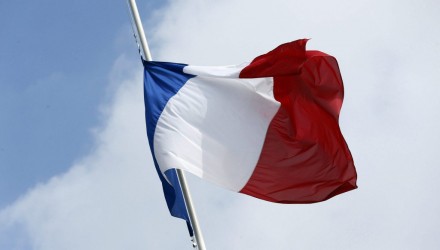 Francia bandera media asta