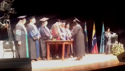 Acto de grado de la URU