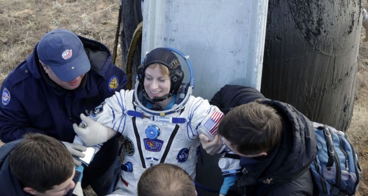 Personal astronauta estadounidense Kate Rubins LNCIMA20161030 0218 5