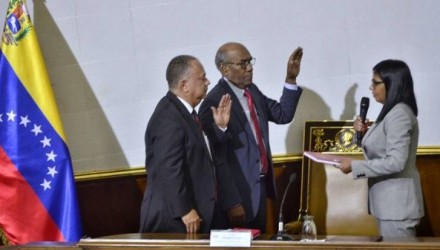 juramentan a arstbulo en la anc 26 10