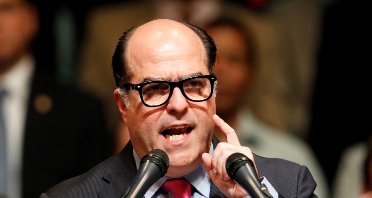 Julio Borges instó al gobierno a invertir para evitar la hiperinflación 1 2017 07 03T173029Z 1489645588 RC17FEDB2900 RTRMADP 3 VENEZUELA POLITICS