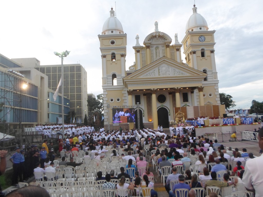 La Virgen De La Chinita Celebró Junto A Los Marabinos Qué Pasa