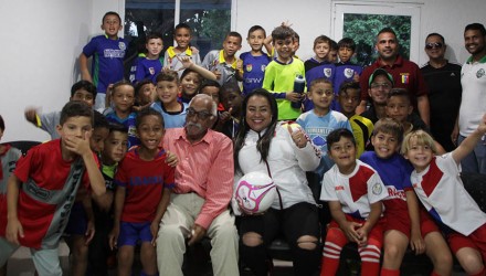 RECIBIMIENTO DE ATLETAS INFANTILES TRICOLOR VINOTINTO SUB 7 DEL PAIS7