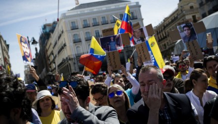 Concentracin de la MUD en Madrid 23 de abril de 2017 1100x618