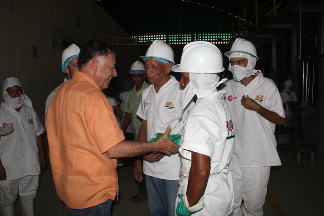 Productores arriman 16 TN de sus cosechas a FRUTIMARCA y Corpozulia procesa productos 2 08.06.2018 GRABACIÒN PROGRAMA DE ARIAS - FRUTIMARCA 337